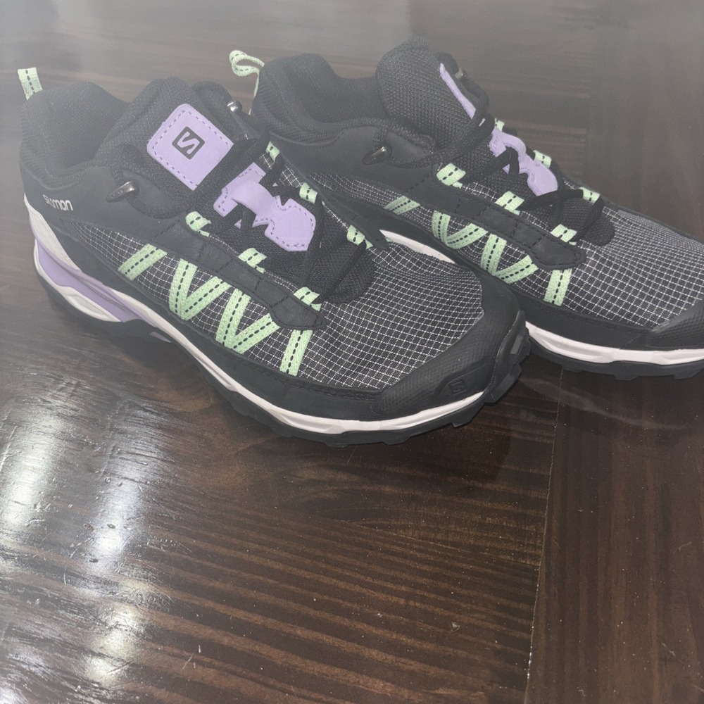 Salomon Shelter Low LTR Women's Size 8.5 Black Purple Hiking Trail Shoes